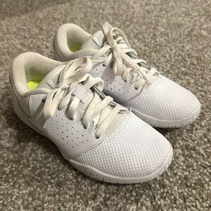 Girls Nike Cheer Shoes